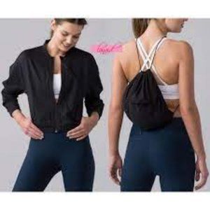 RARE Lululemon Women's Pack Light Bomber Navy  Folds into Itself Sz 10